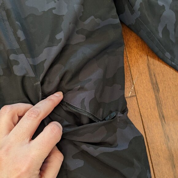 Lululemon pack it up women's jacket in camo in size 4 - Picture 11 of 13